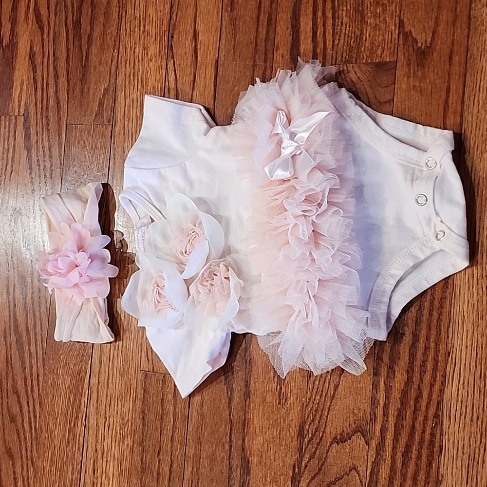 Baby girl 3 month Popatu peach onesie with attached tutu and roses.W/ headband